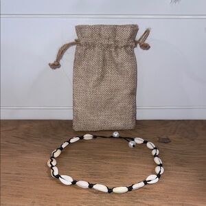 EUC - Vintage Elegant Sea Shell and Pearl Necklace